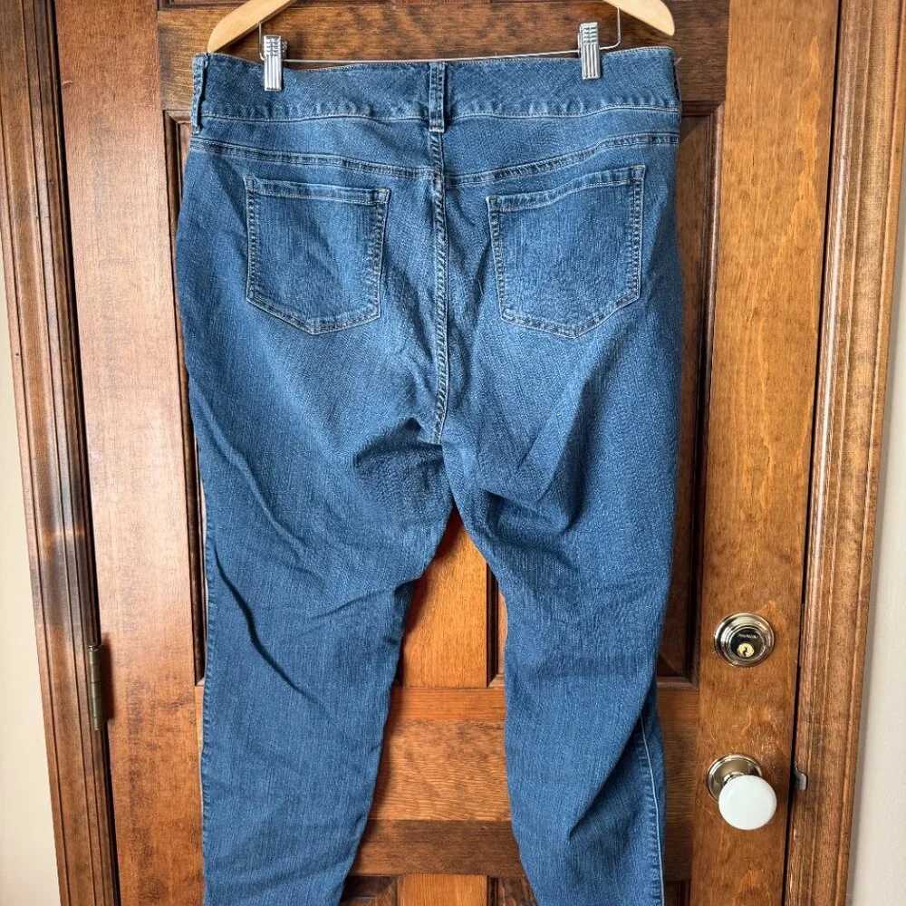 Torrid Medium Rinse Denim 5-Pocket Look Jegging Size 18R